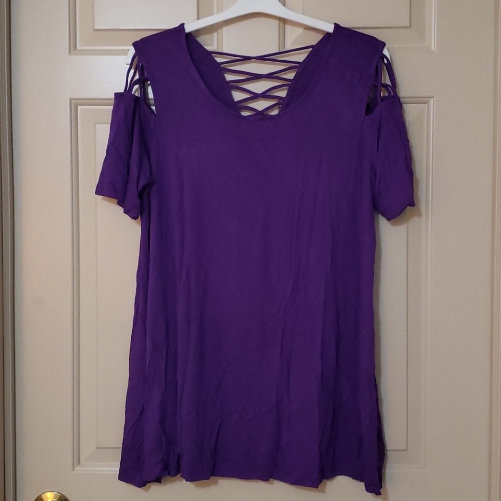 Open shoulder top